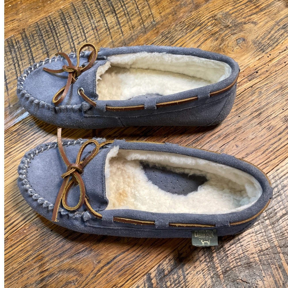 Cloud Nine Sheepskin Blue Suede Moccasin Slippers Genuine Leather Sz 7 soft cozy